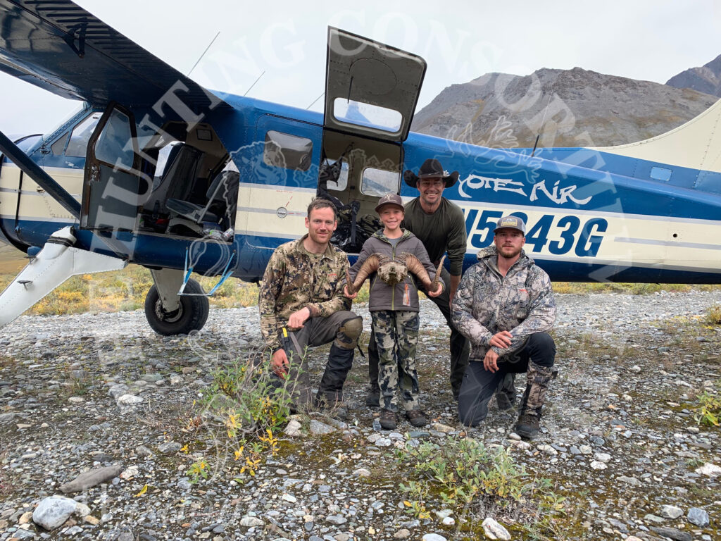 Image of charter flight during Common Grizzly Bear Hunting