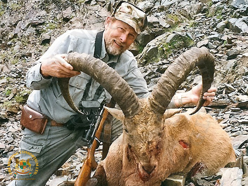 World Record Tur Hunt in Russia Hunting Western Tur Hunting in Russia World's Biggest Tur Hunting in Russia
